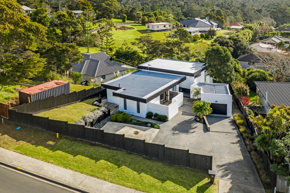 54 The Avenue, Albany, Auckland - Carousel 1