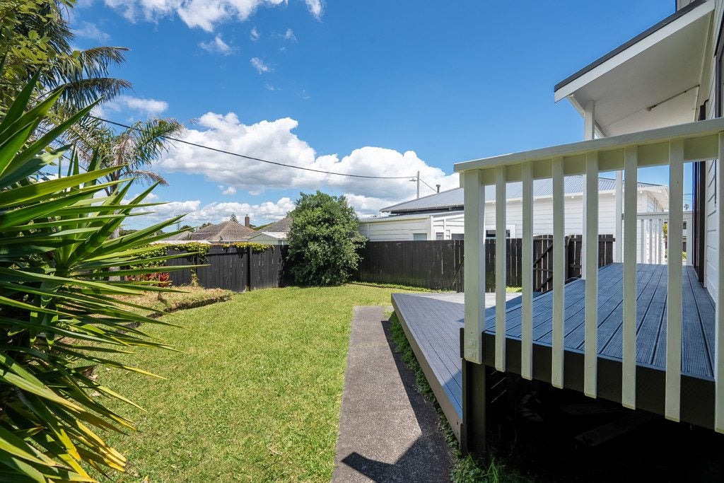 3/20 Corrella Road, Belmont, Auckland - Carousel 19
