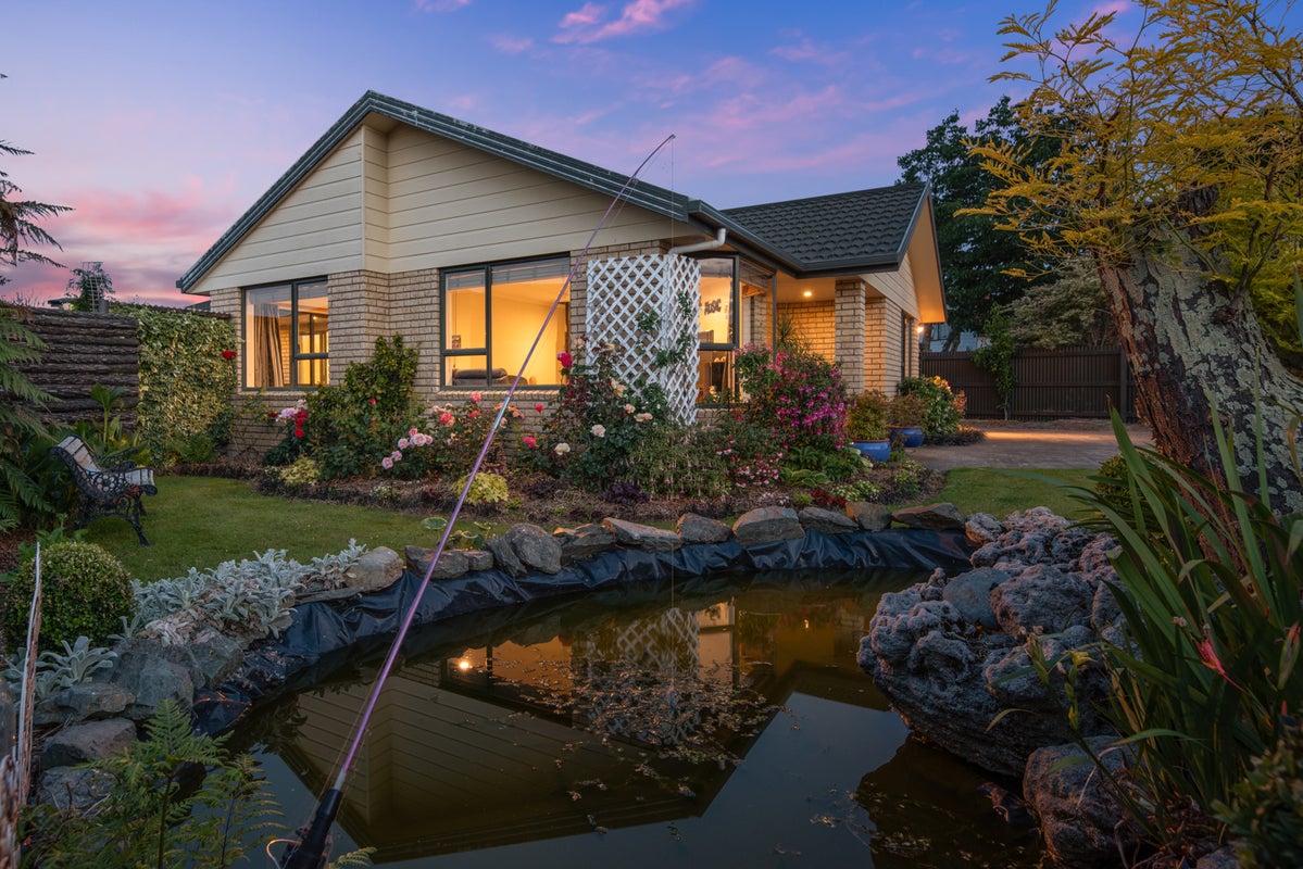17 Hathaway Street, Spring Creek - Carousel 1
