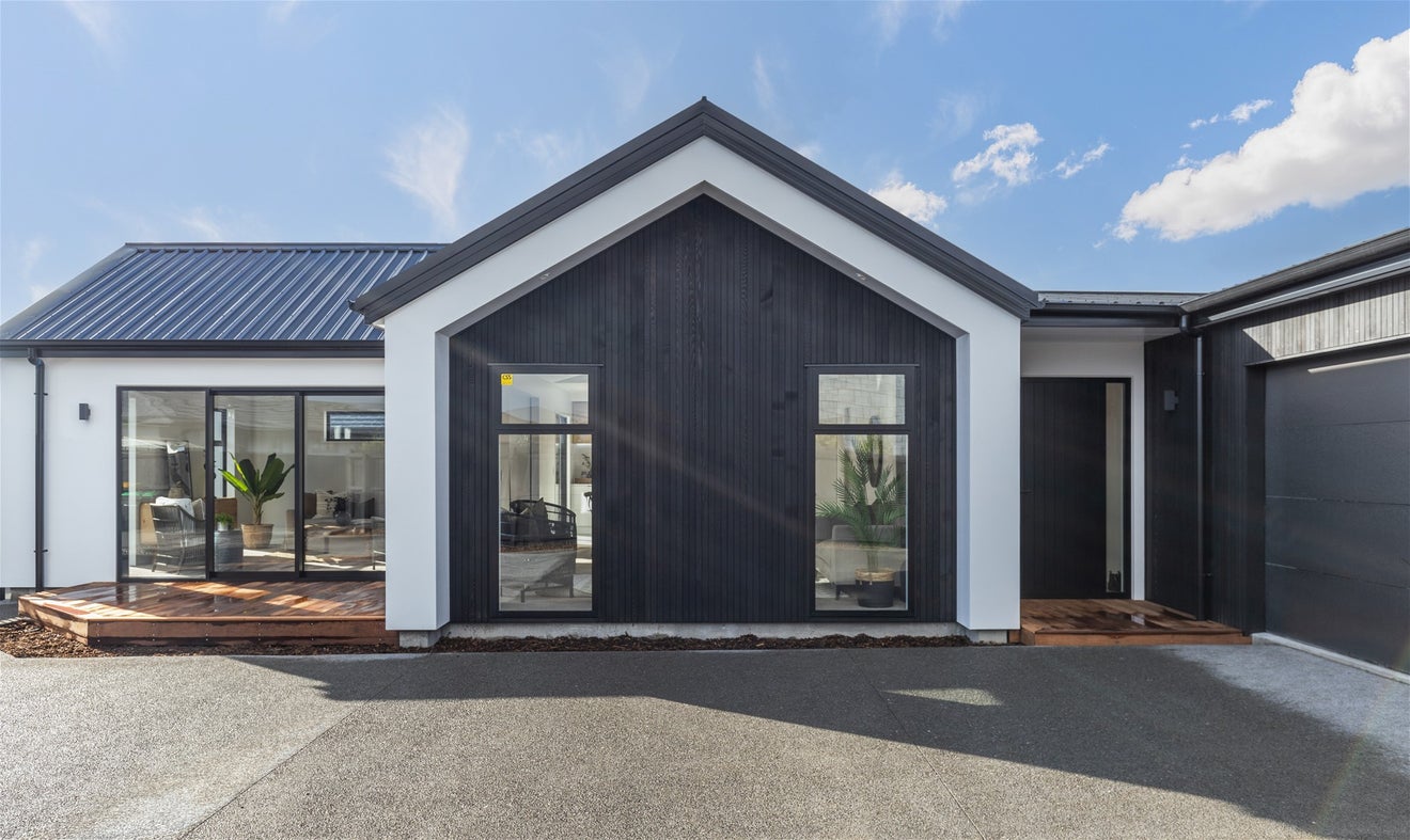 15 Little Gem Road, Hornby, Christchurch - Carousel 1