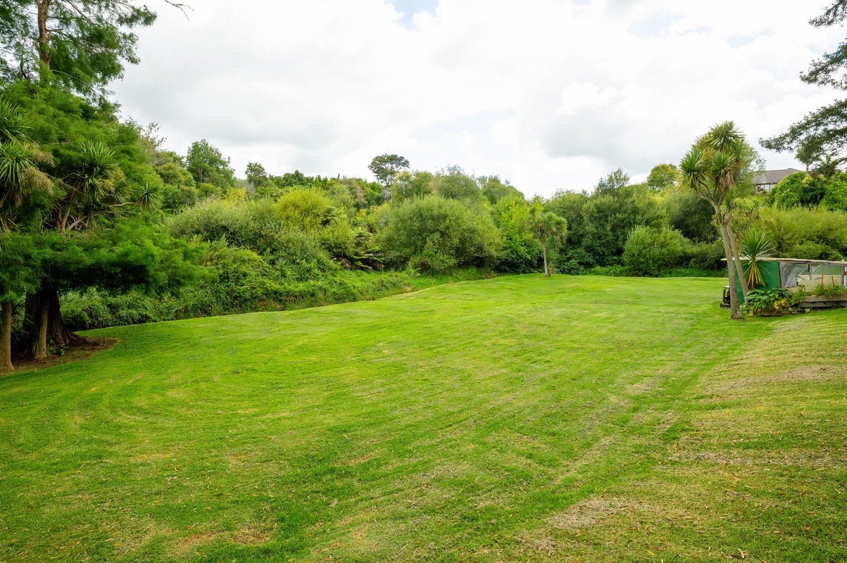 68 Hooker Avenue, Chedworth, Hamilton - Carousel 25