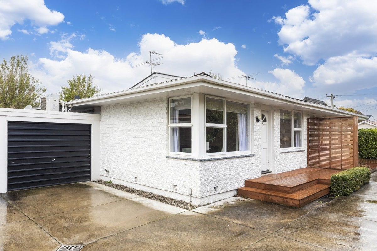 2/5 Pitt Place, St Albans, Christchurch - Carousel 1