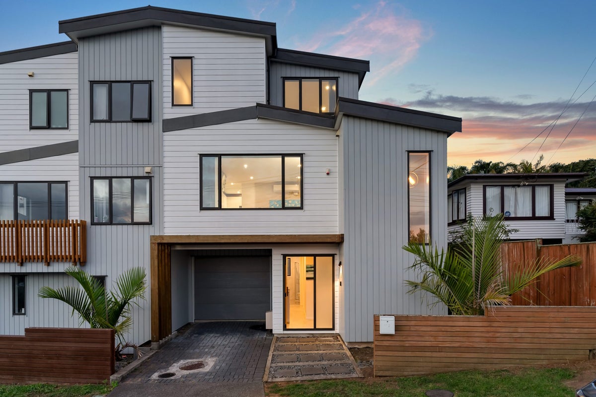 1/3 HAUGHEY AVENUE, Three Kings, Auckland - Carousel 1
