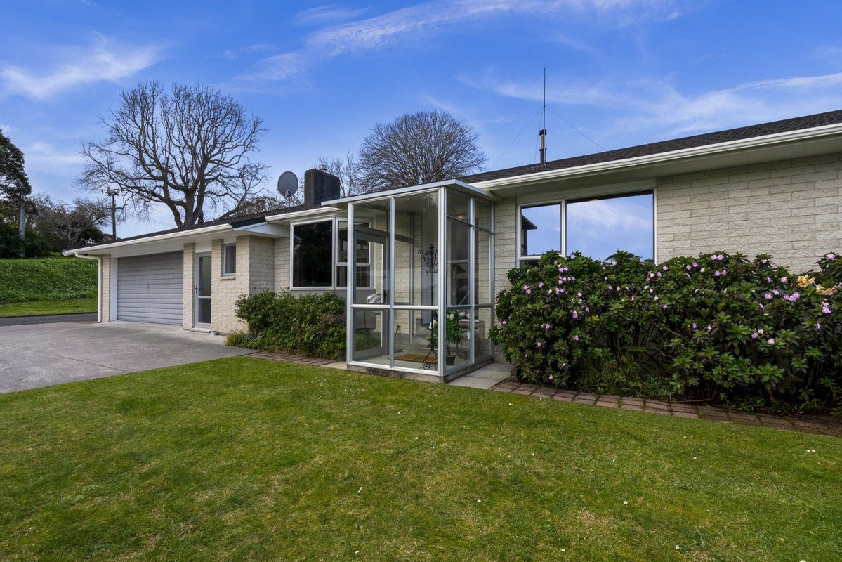 7B Roto Street, Westown, New Plymouth - Carousel 1