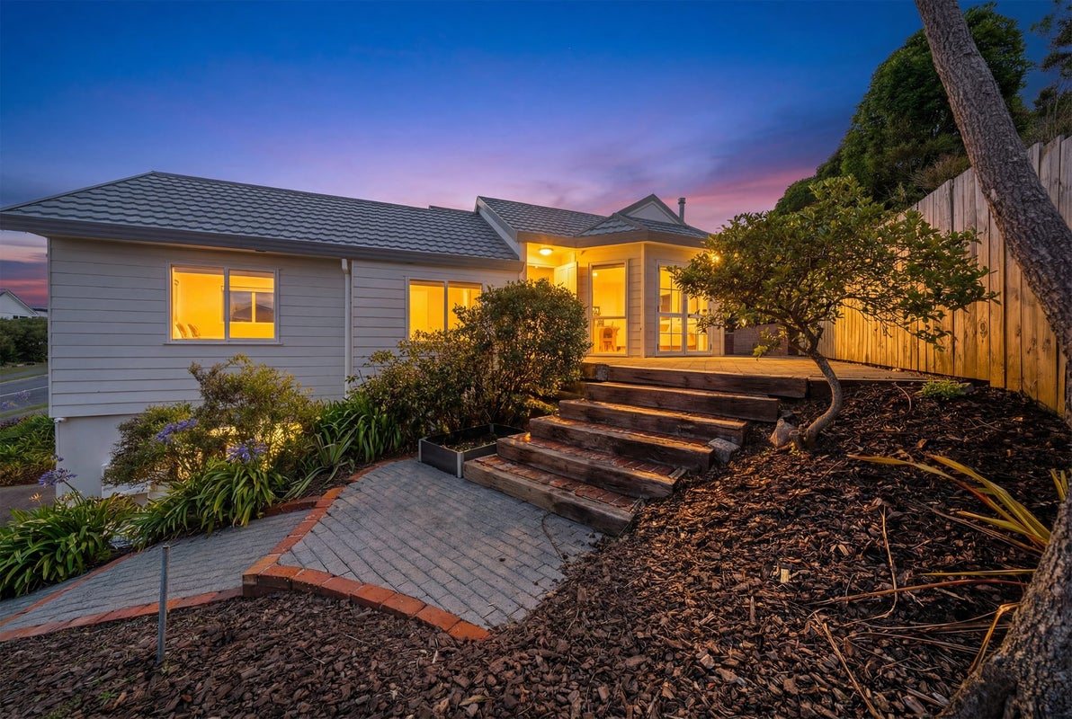 50A Ashton Fitchett Drive, Brooklyn, Wellington - Carousel 2