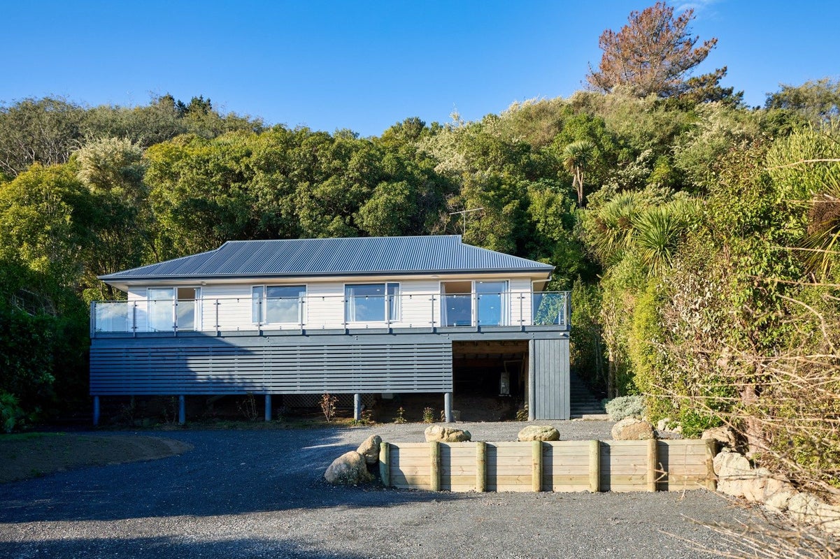 4 Kea Place, South Bay, Kaikoura - Carousel 1