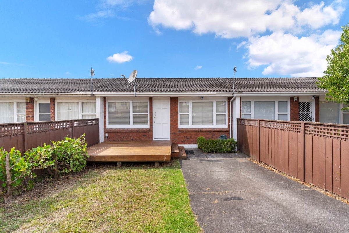 4/27 Nikau Street, New Lynn, Waitakere City, Auckland - Carousel 2