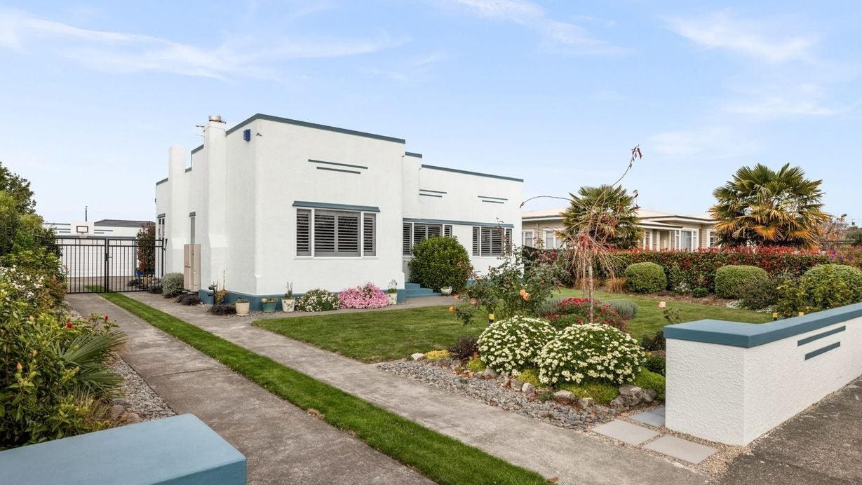 8 Menin Road, Onekawa, Napier - Carousel 1