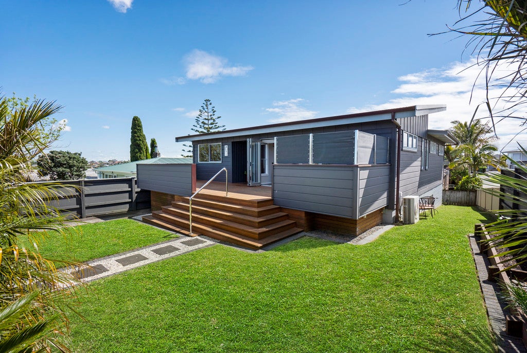 13 Rodney Street, Howick, Auckland - Carousel 2