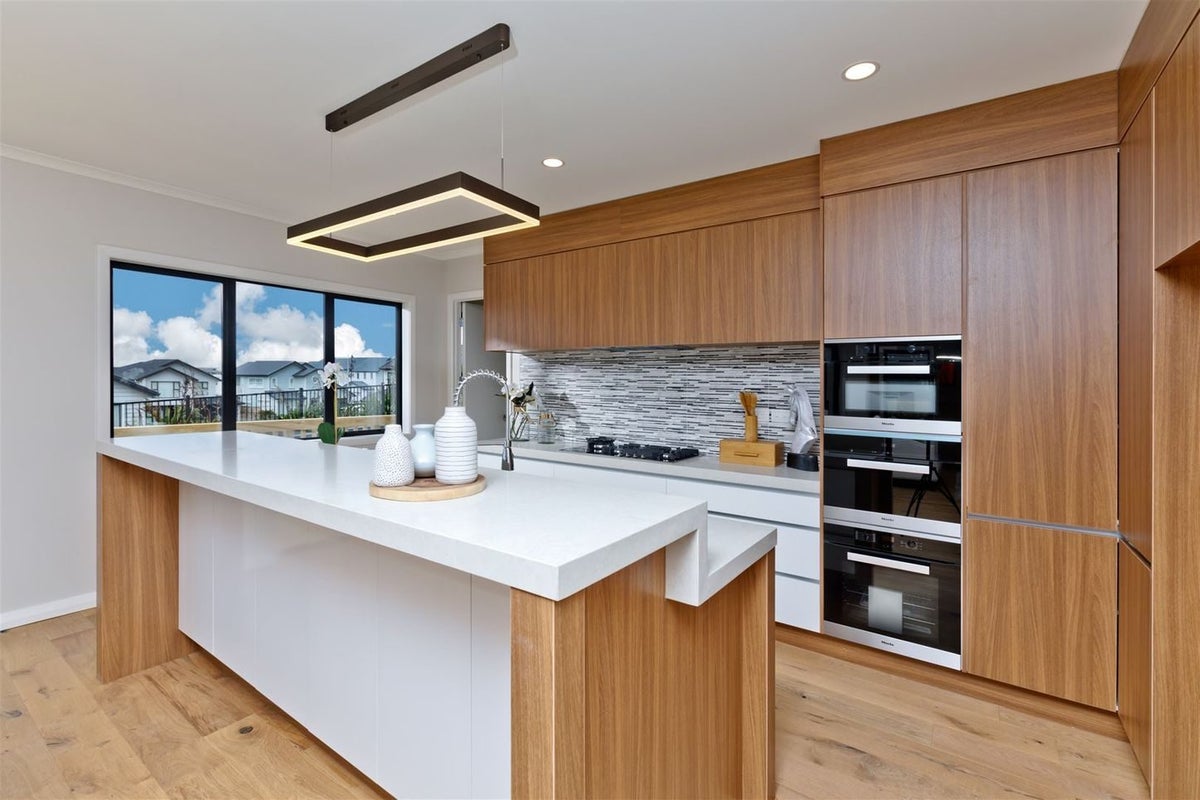 49 Te Oneroa Way, Long Bay, Auckland - Carousel 2
