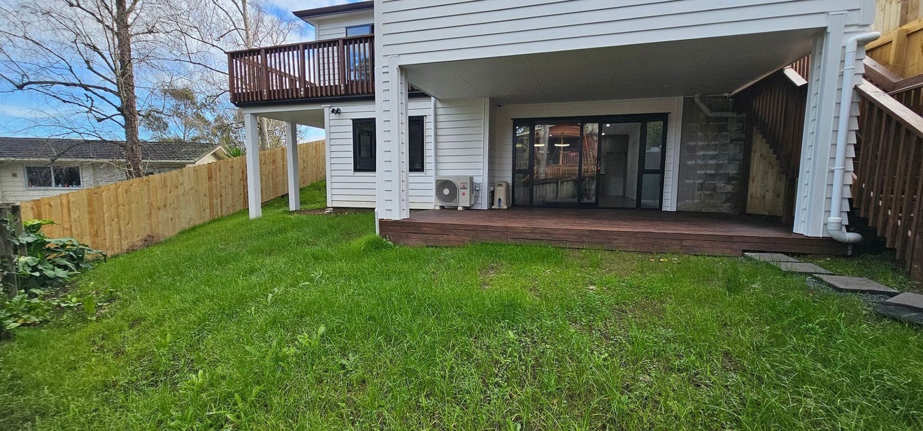 12 Blease Street, New Lynn, Auckland - Carousel 1