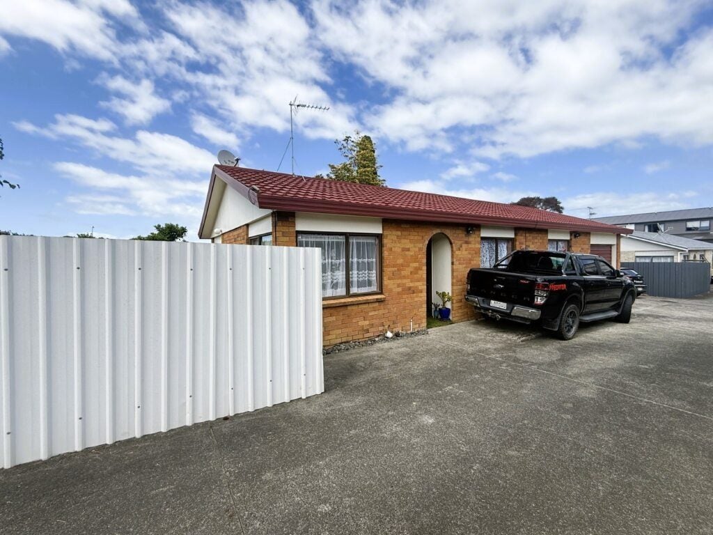 2/106 Galway Street, Onehunga, Auckland - Carousel 1