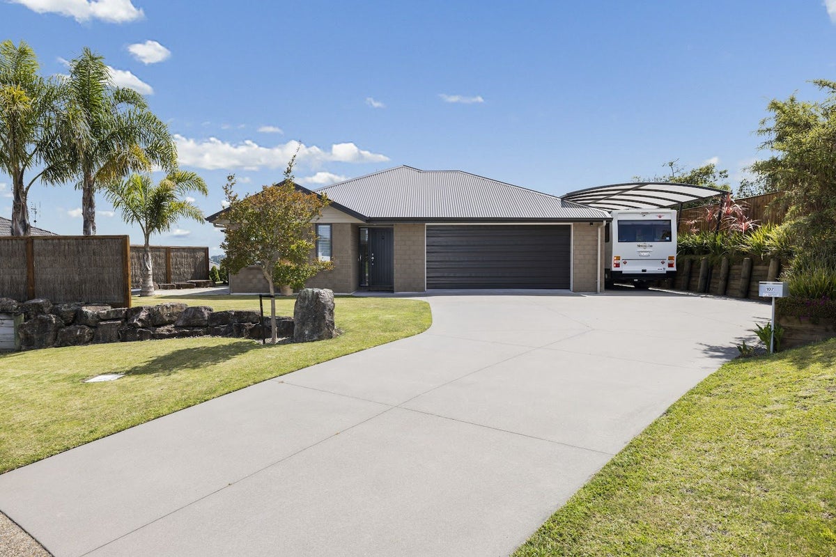107 Mortlake Heights, Pyes Pa, Tauranga - Carousel 1