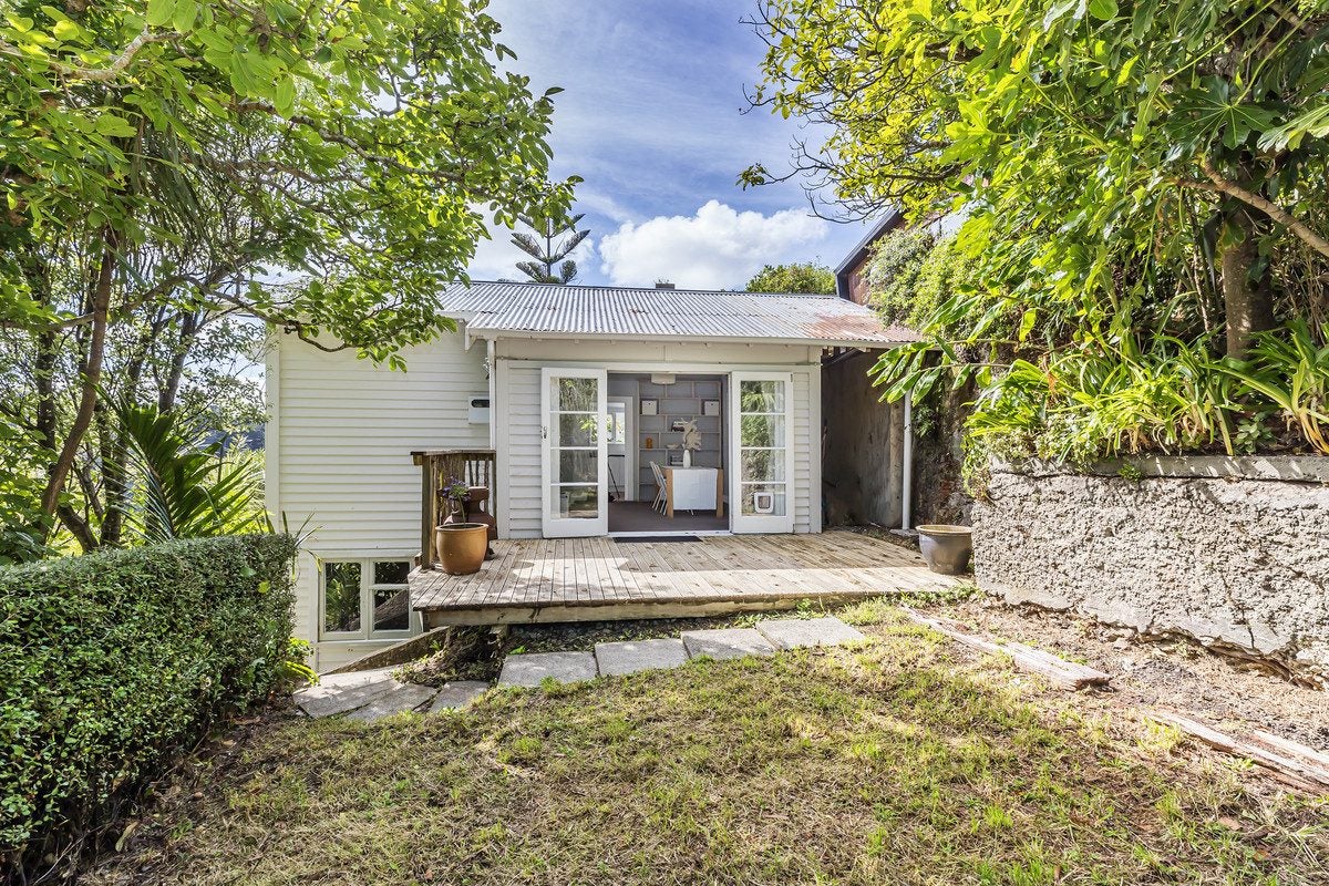 14 Mount Pleasant Road, Aro Valley, Wellington - Carousel 1