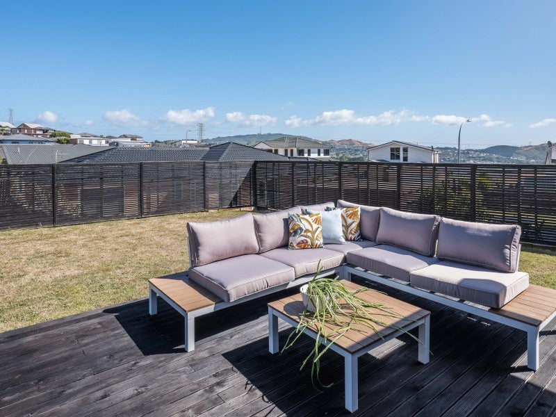 90 Kentwood Drive, Woodridge, Wellington - Carousel 2