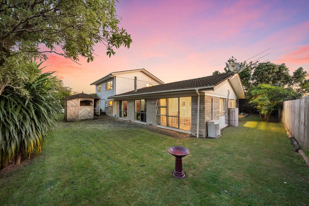 13 Huber Street, Weymouth, Auckland - Carousel 1
