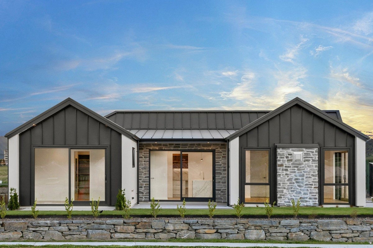 12 Mason Street, WANAKA - Carousel 2
