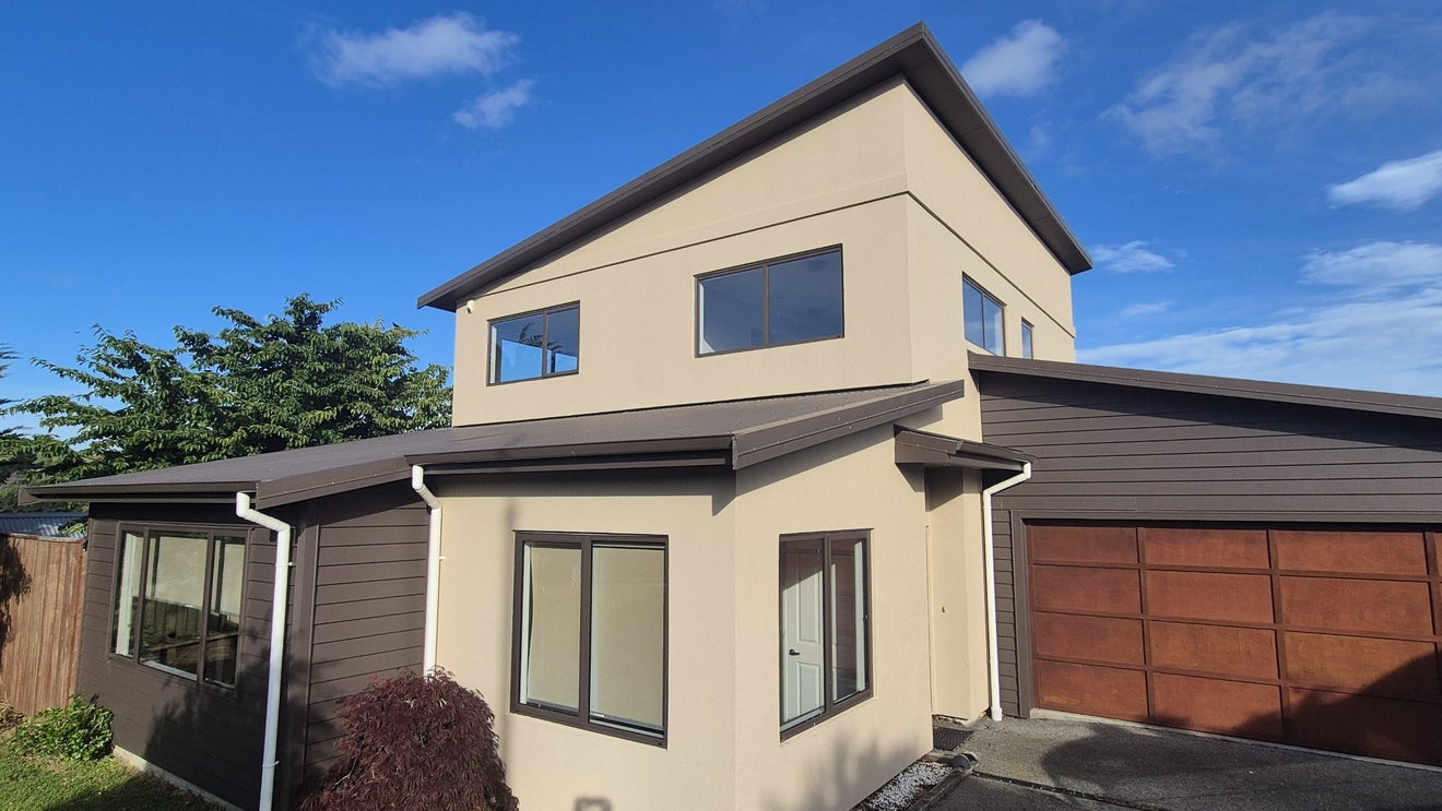 77 Te Puia Drive, Aotea, Porirua - Carousel 1