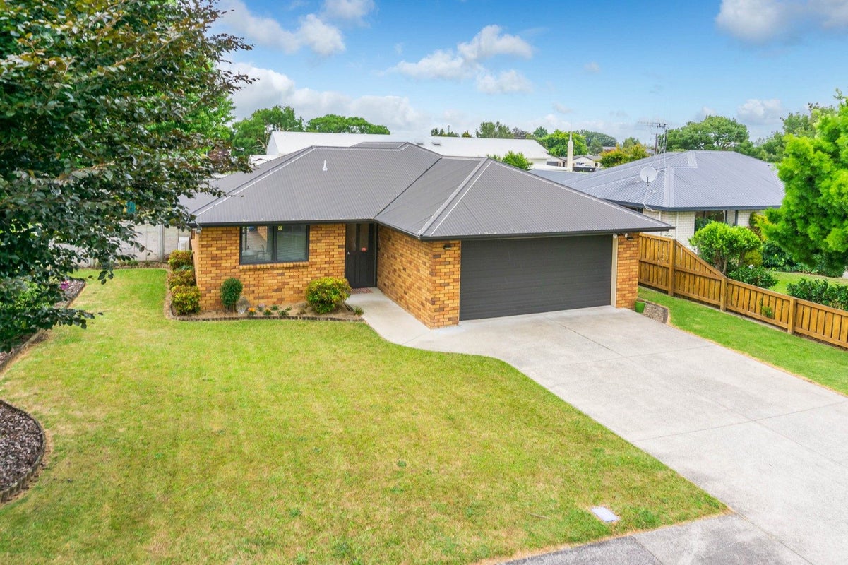 1229 Racecourse Road, Te Awamutu, Te Awamutu - Carousel 1