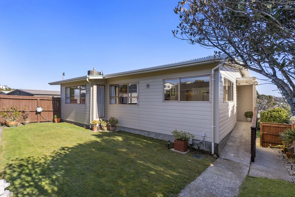 53 Fitzpatrick Street, Newlands, Wellington - Carousel 1