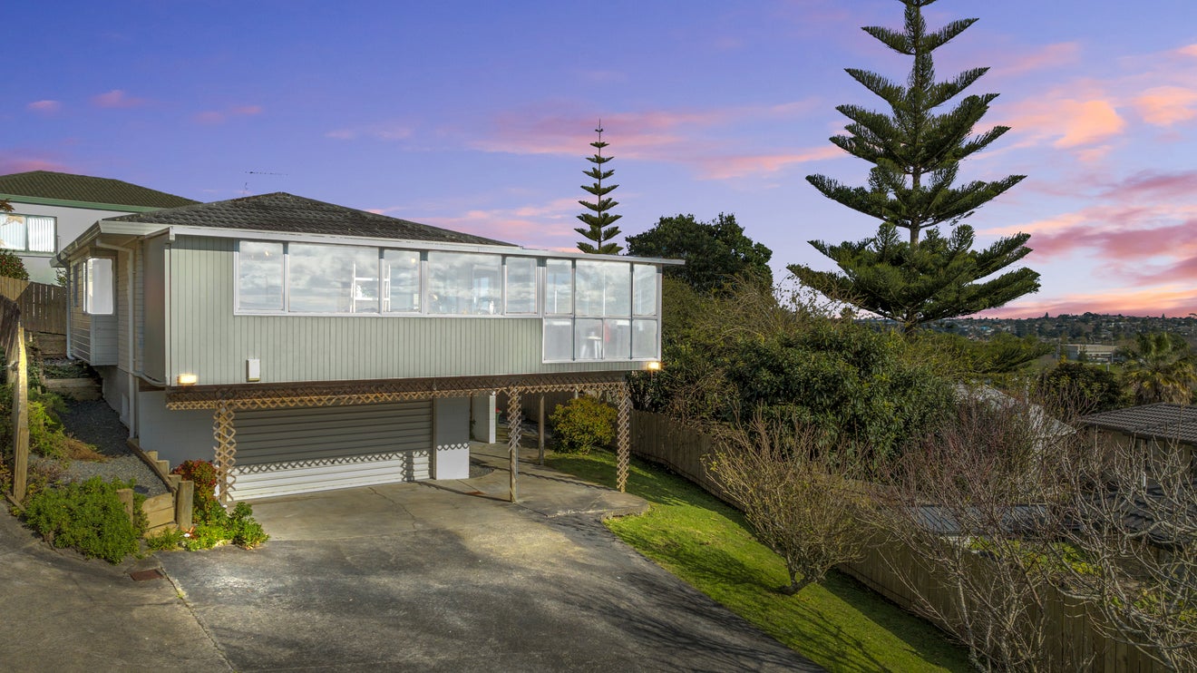 1/13 Anure Place, Highland Park, Auckland - Carousel 1
