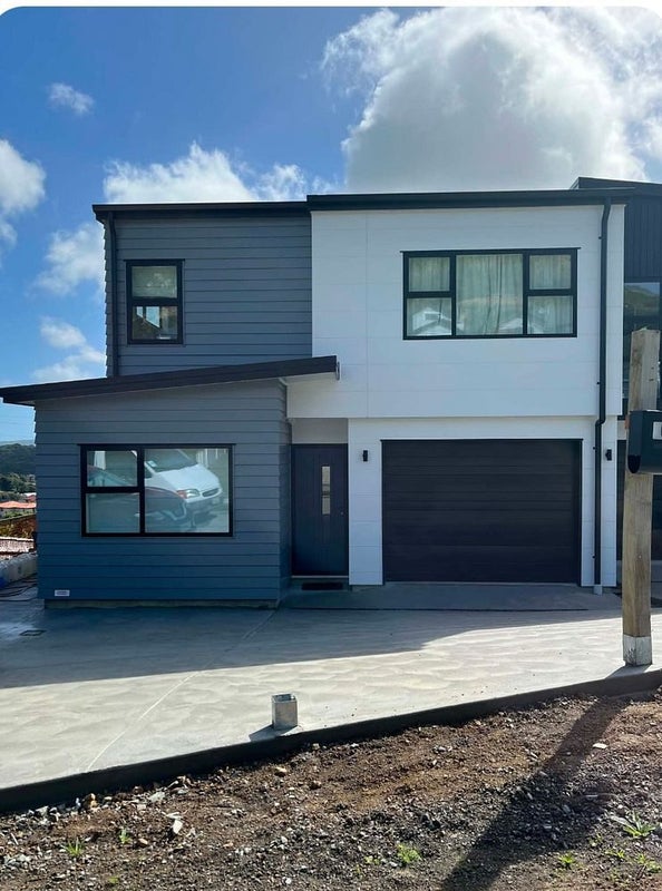 6 Madeira Close, Whitby, Porirua - Carousel 1