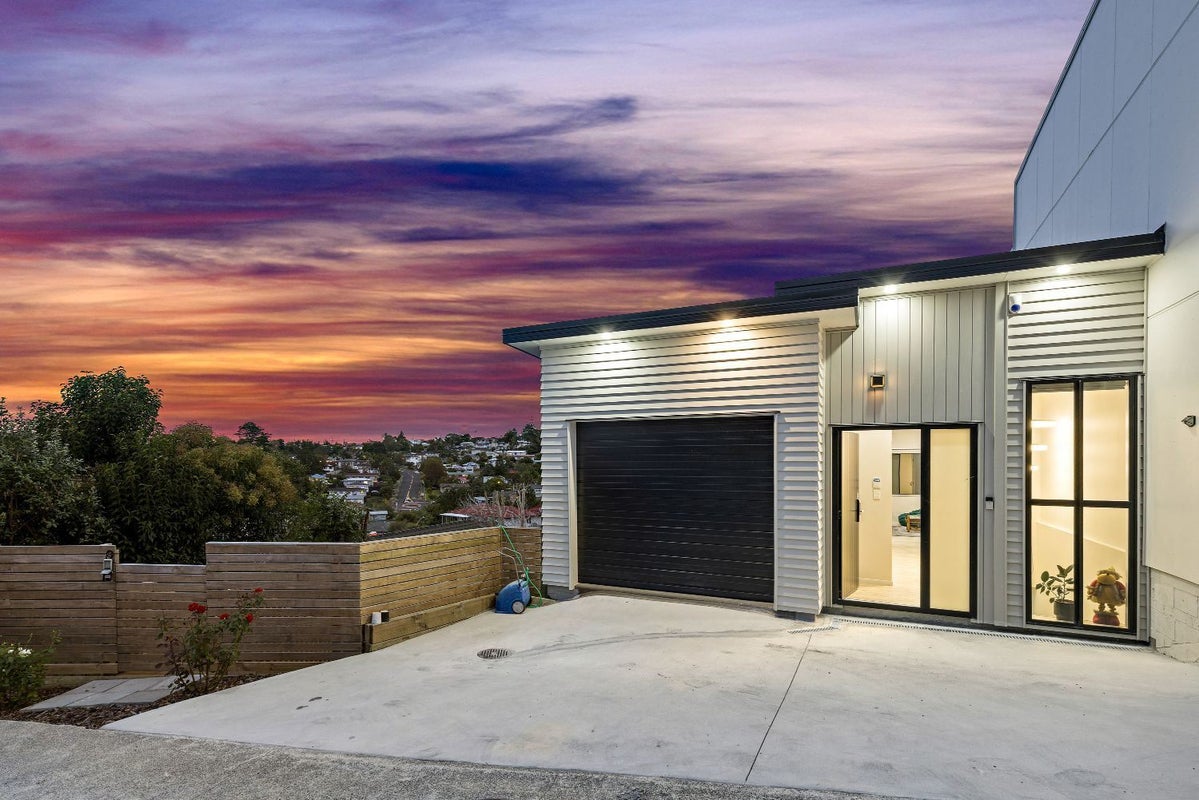21E Cherry Tree Place, Massey , Auckland - Carousel 1