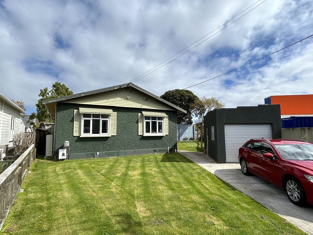 2 Titoki Street, Alicetown, Lower Hutt - Carousel 16