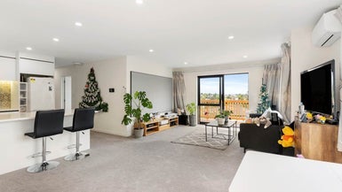 50A Tree View Avenue, Glenfield, Auckland - Carousel 1