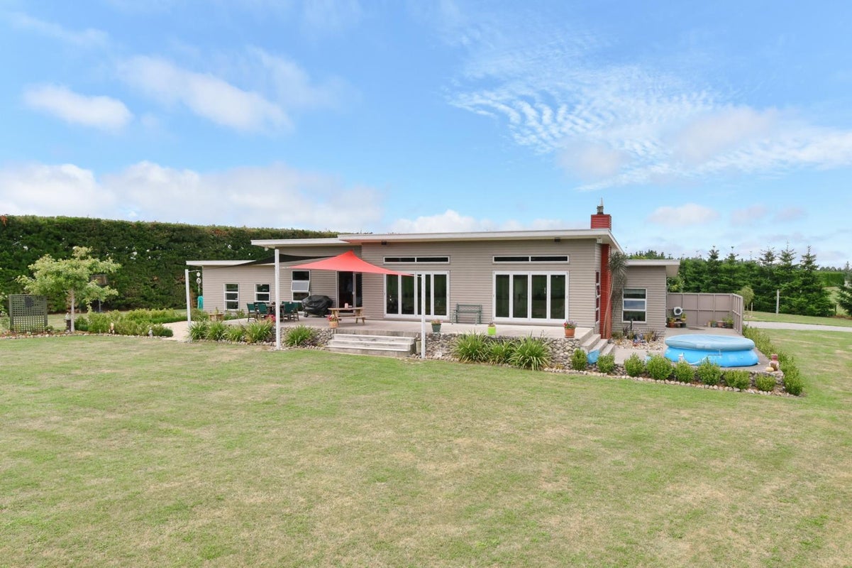 220 Yaxleys RD, Loburn, Okuku - Carousel 1