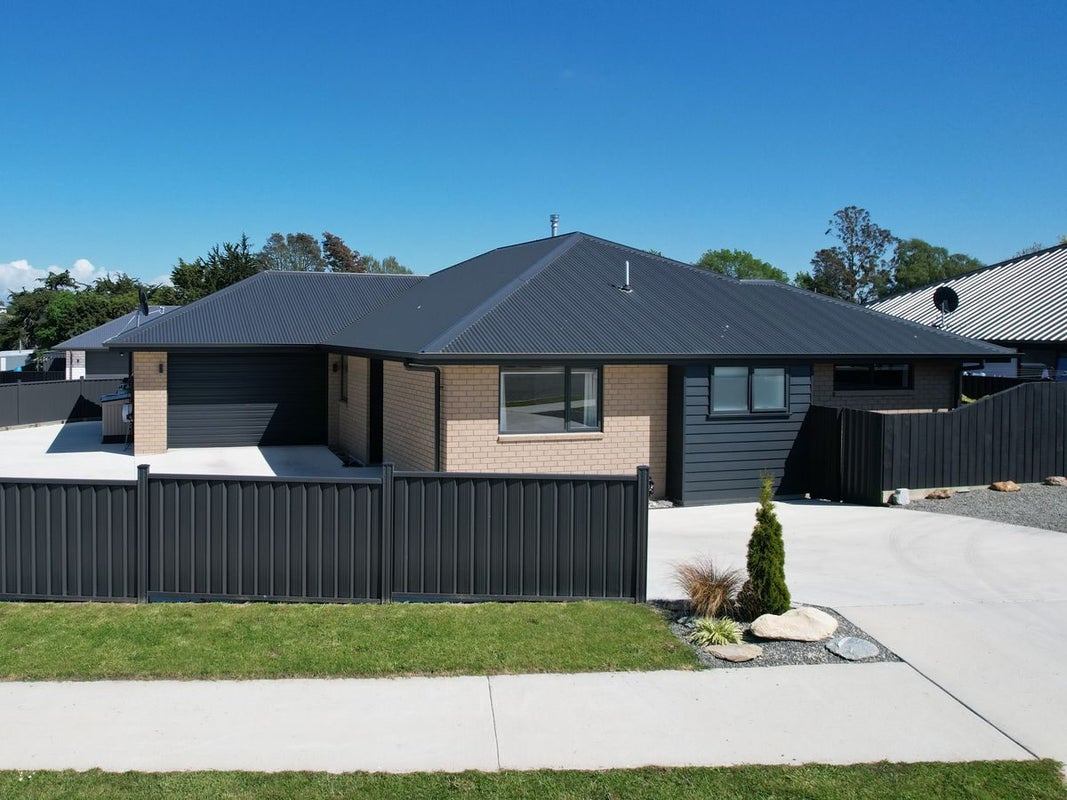 27 Clydesdale Drive, Holmes Hill, Oamaru - Carousel 1