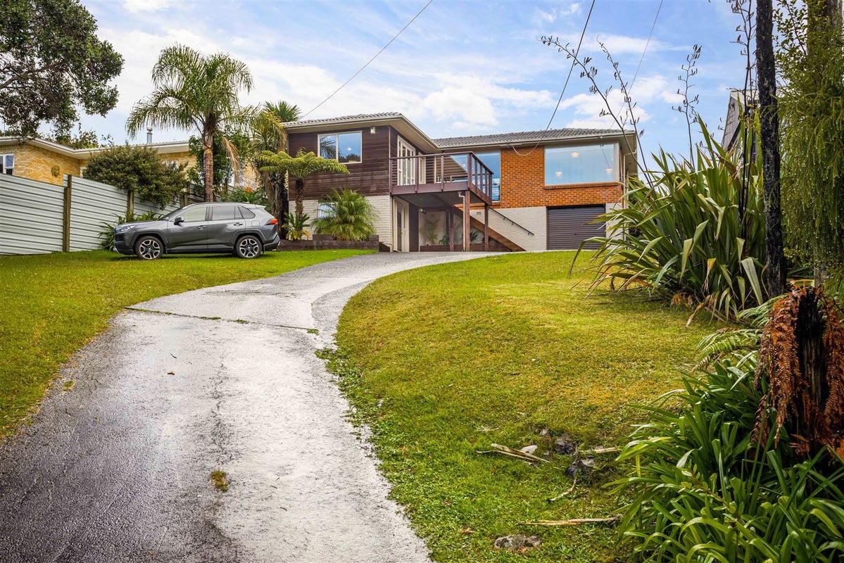 8 Rauhuia Crescent, Parau, Auckland - Carousel 20