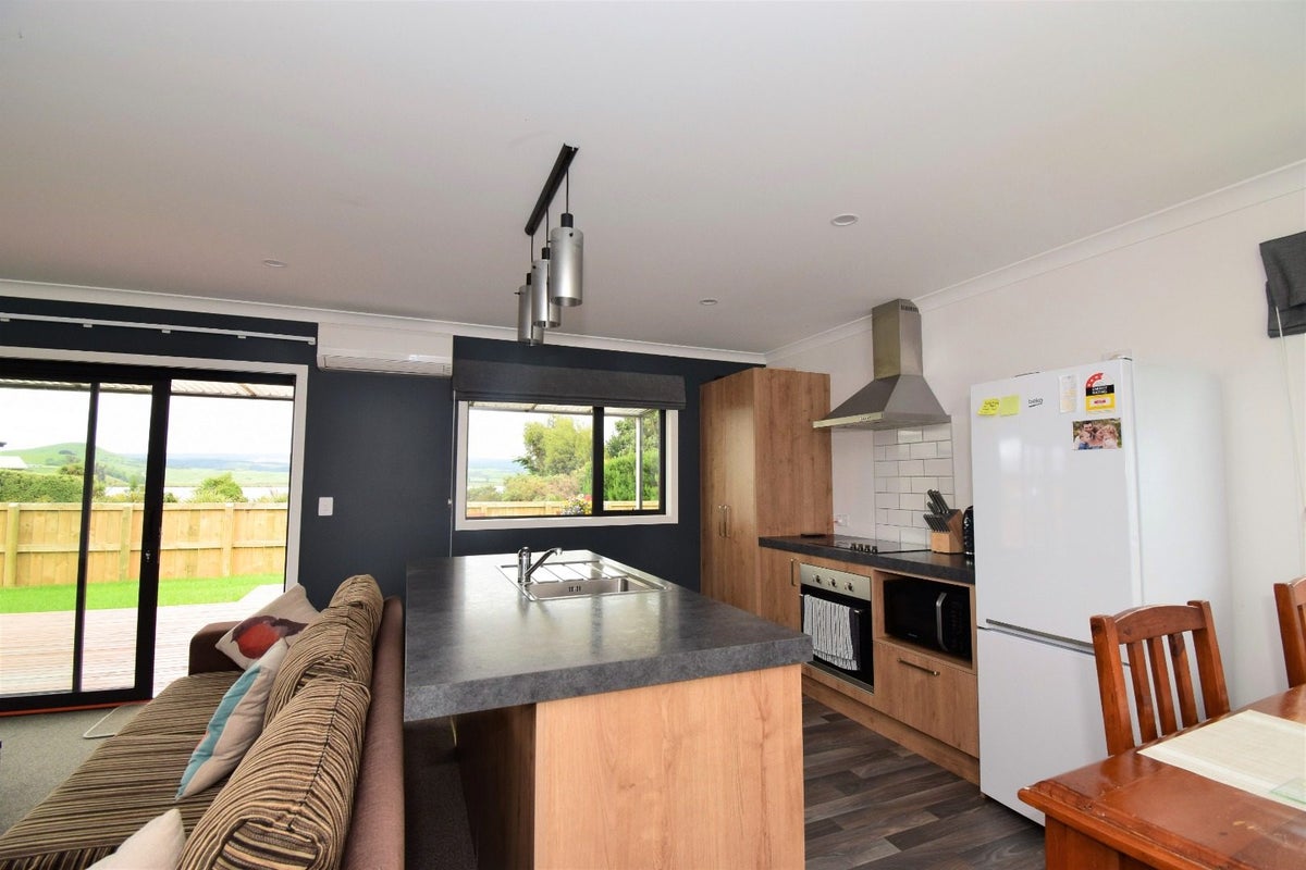 5 Mallard Drive, Waihola - Carousel 2