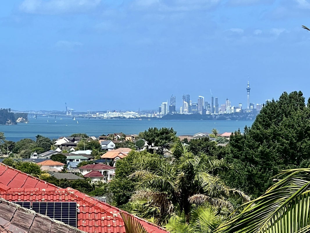 19 Belleaire Court, West Harbour, Auckland - Carousel 1