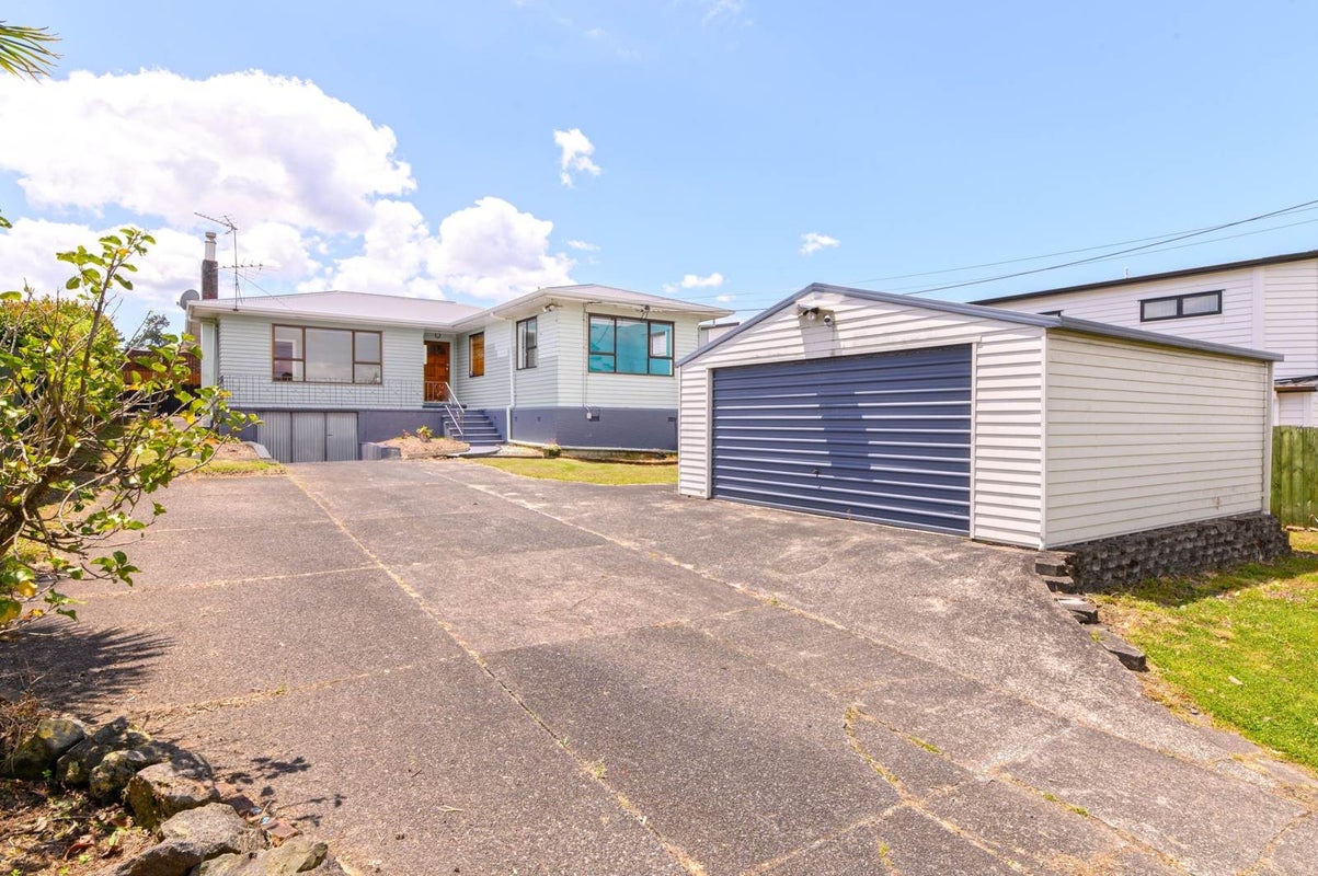 94 Triangle Road, Massey, Auckland - Carousel 1