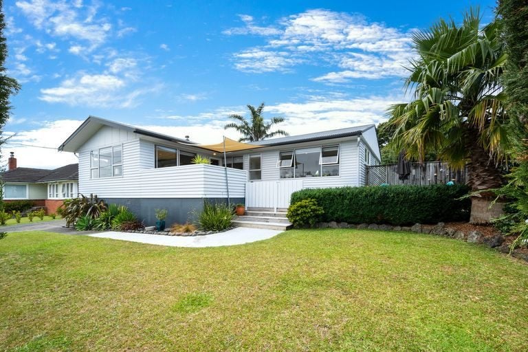 6 Boler Place, New Lynn, Auckland - Carousel 1