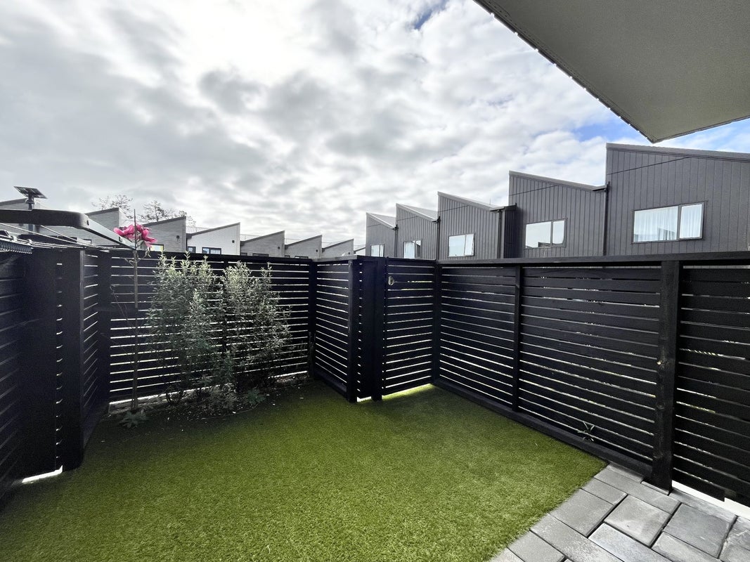 27/28 Westgate Drive, Westgate, Auckland - Carousel 8