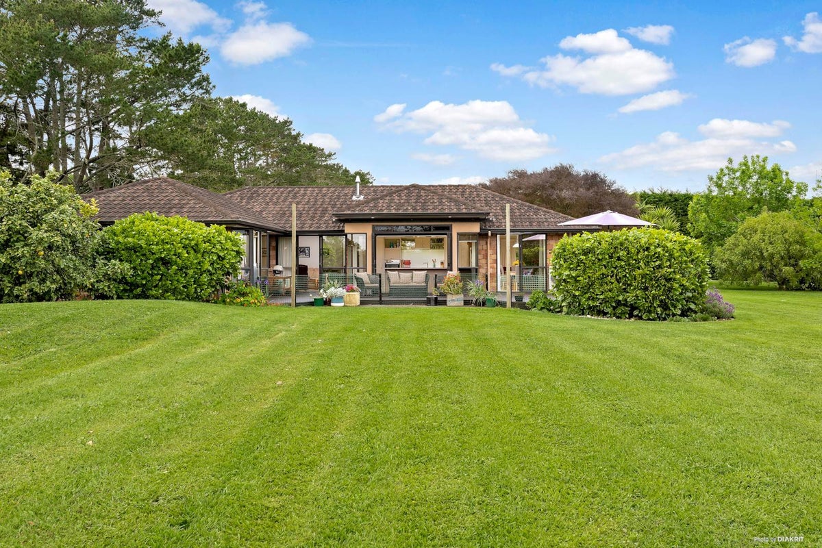 431 Oira Road, Drury - Carousel 22