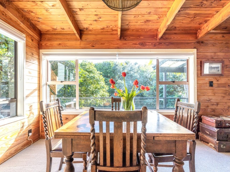 4 Junction Road, Oneroa, Waiheke Island - Carousel 1