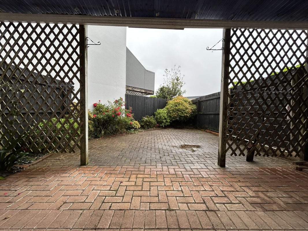 24/14 Ambrico Place, New Lynn, Auckland - Carousel 17