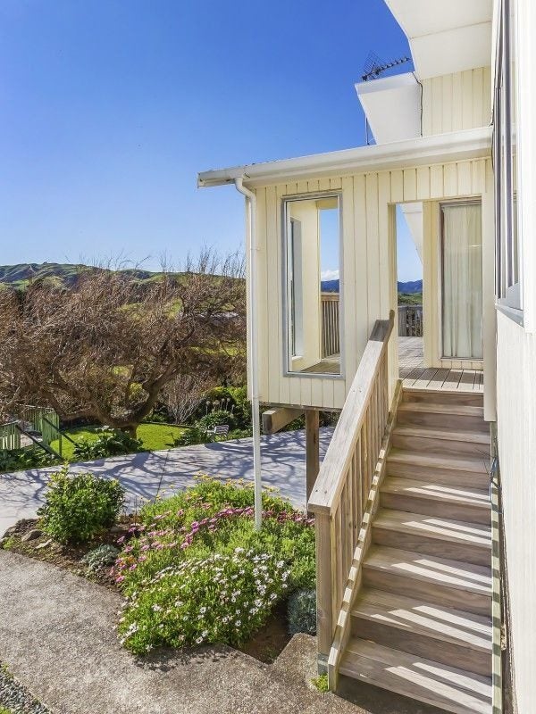 17 Pope Street, Camborne, Porirua - Carousel 2