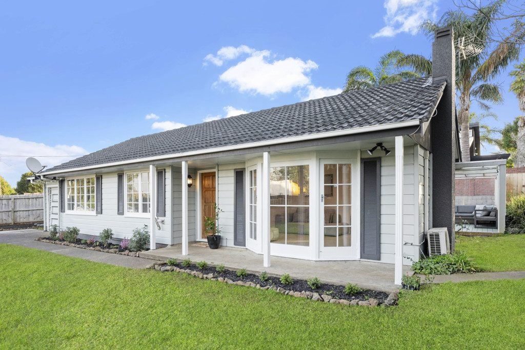 1 Mckenzie Road, Mangere Bridge, Auckland - Carousel 2