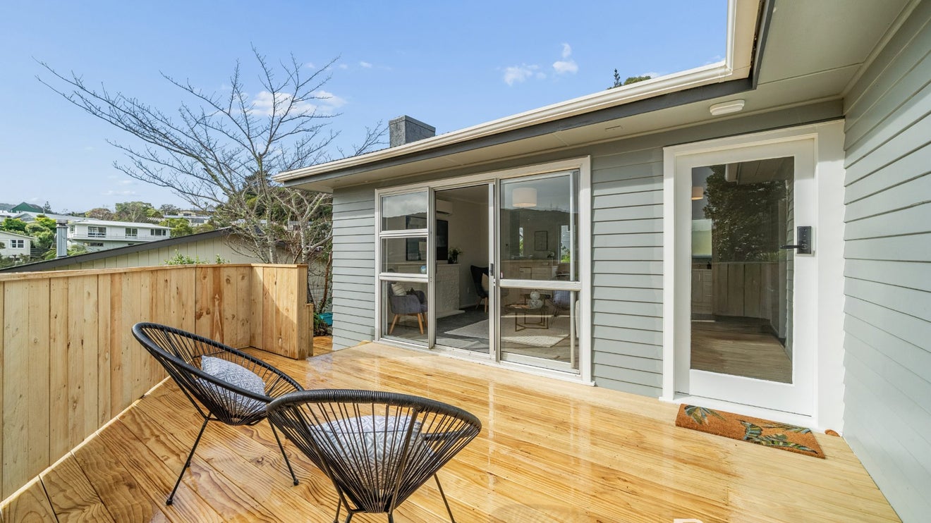 4 Lord Street, Stokes Valley, Lower Hutt - Carousel 1