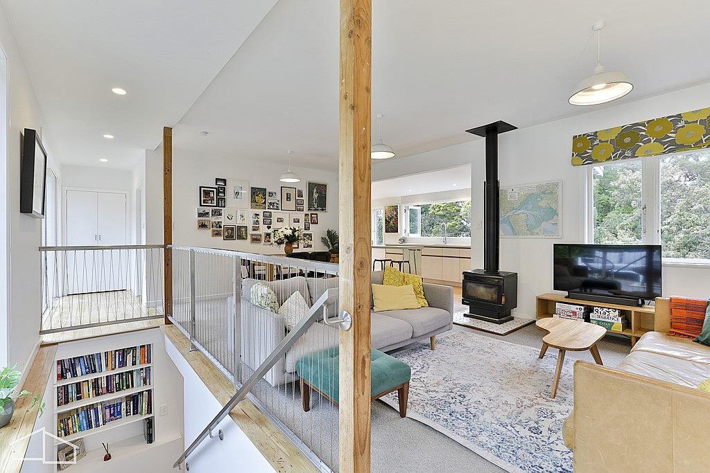 1 Miha Road, Titirangi, Auckland - Carousel 1