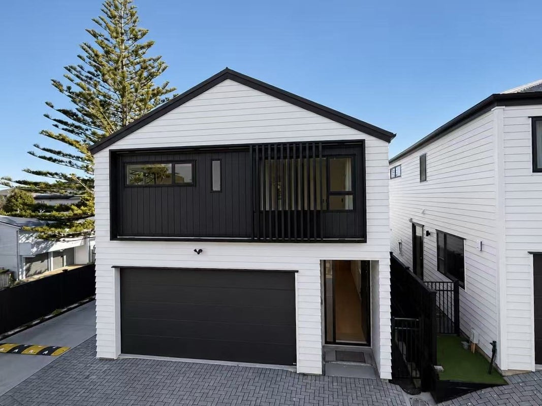 12A Gordon Avenue, Milford, Auckland - Carousel 2