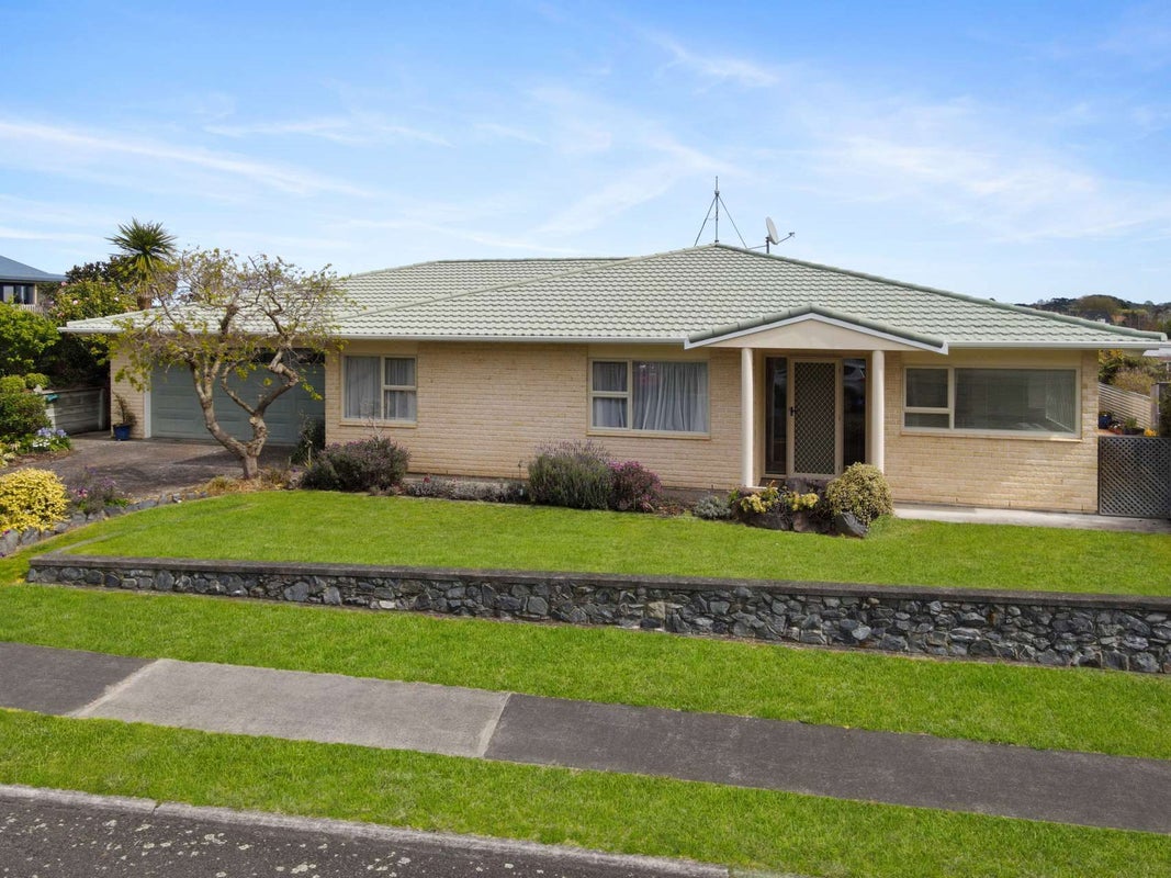 8 Titter Place, Springvale, Whanganui - Carousel 1