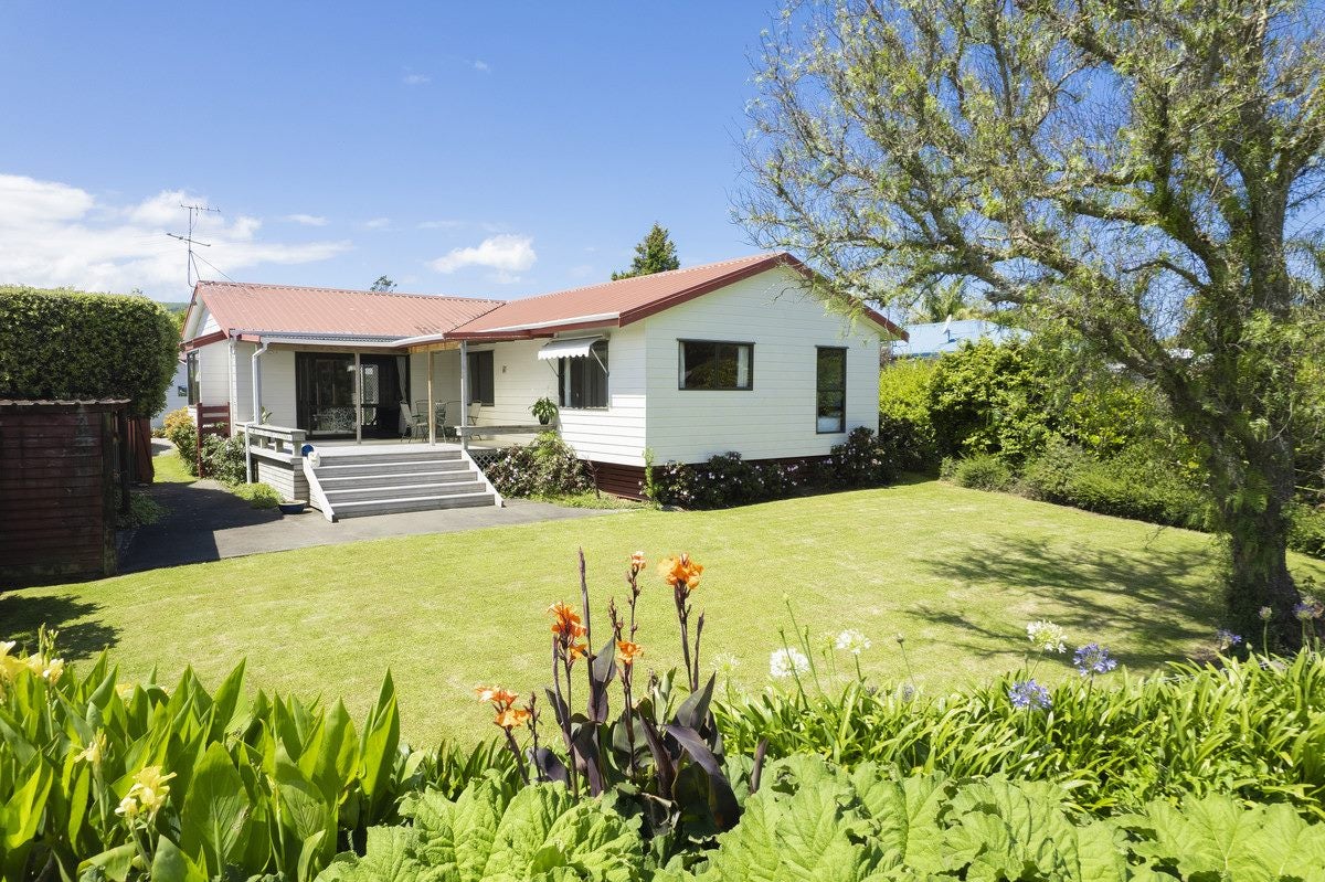 12 Oak Street, Mangapapa, Gisborne - Carousel 1