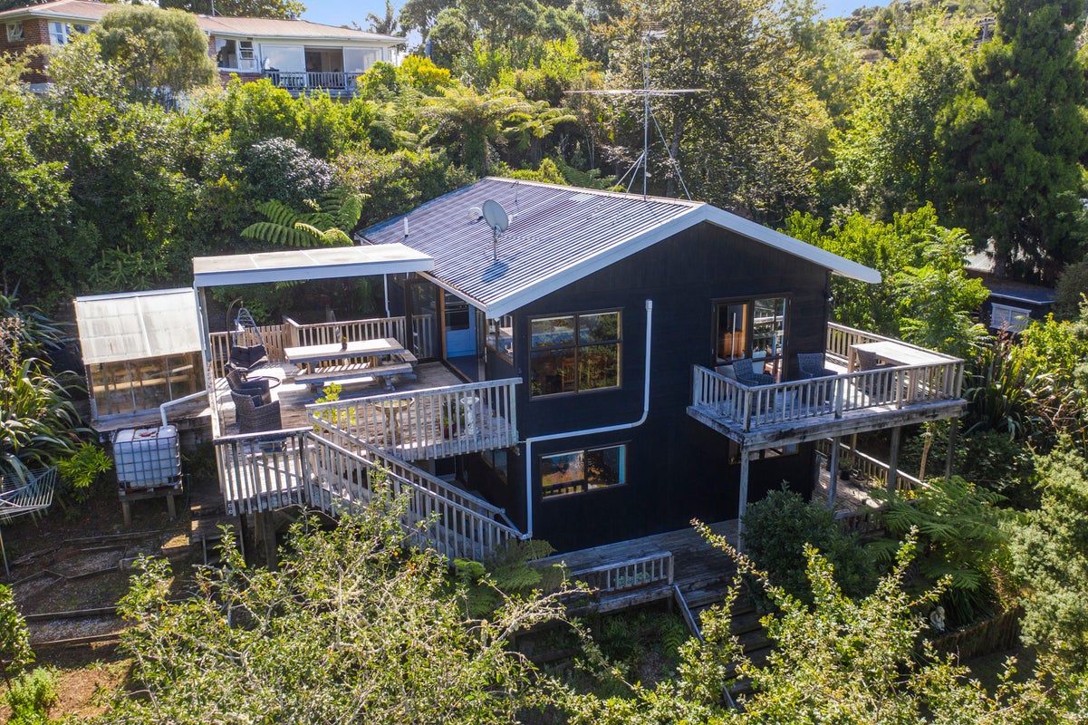 448 Huia Road, Laingholm, Auckland - Carousel 1