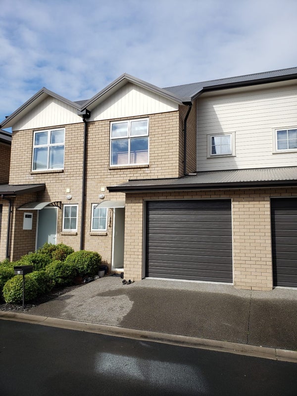 23 Chiefs Court, Hamilton East, Hamilton - Carousel 1