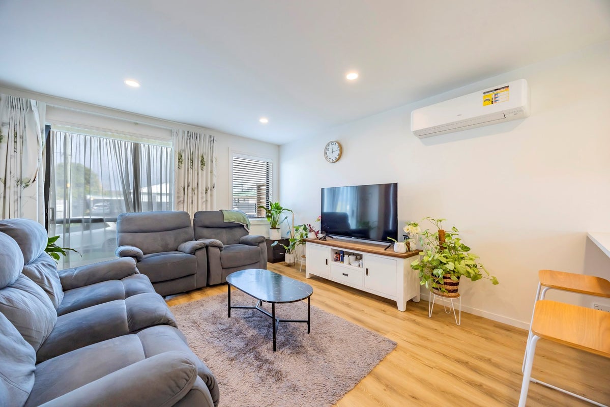 6/2 Dolphin Street, Pakuranga, Auckland - Carousel 2
